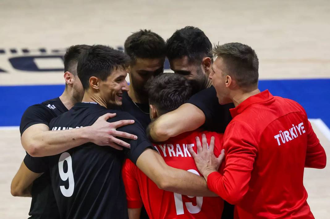 Çeyrek final bileti için kritik mücadele! Türkiye-Hollanda voleybol maçında dev heyecan 7